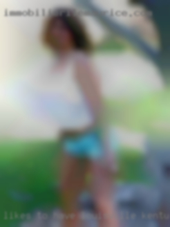 Likes to have fun in Louisville, Kentucky and laugh. Likes to have fun in Louisville, Kentucky and laugh.
